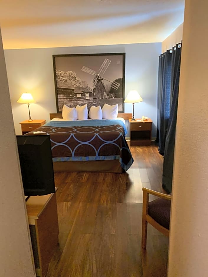 Super 8 by Wyndham Kingston