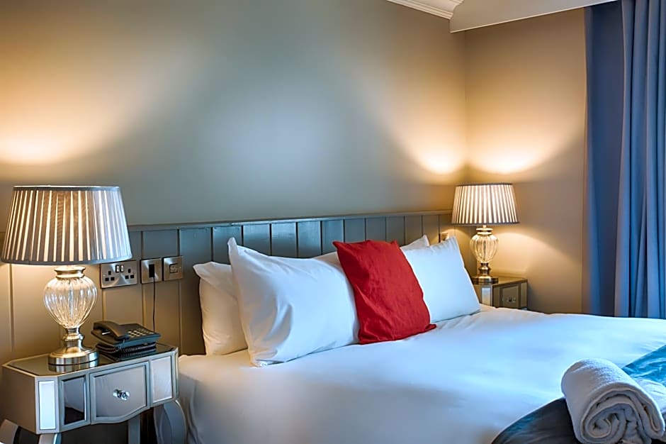 The Village Hotel, Bar and Restaurant