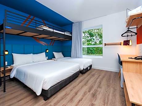 Family Apartment with 1 double-size bed, 1 single bed and 1 pull-out bed