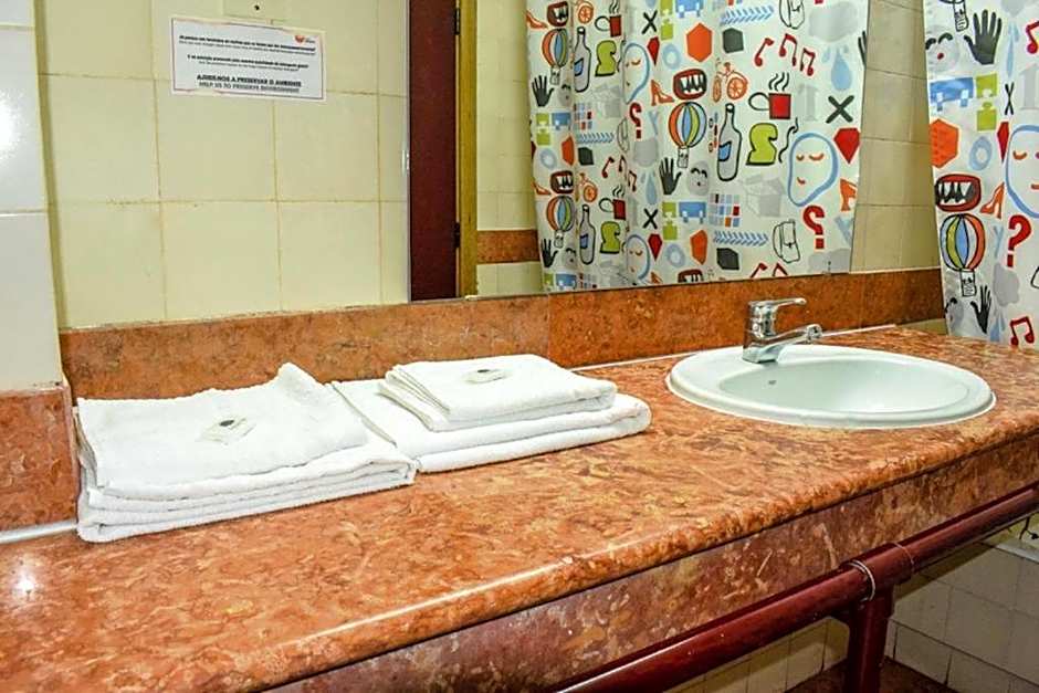 HI Almada - Pousada de Juventude