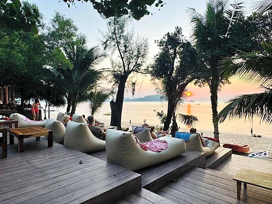 Sunny Cove Beach Resort Koh Phayam