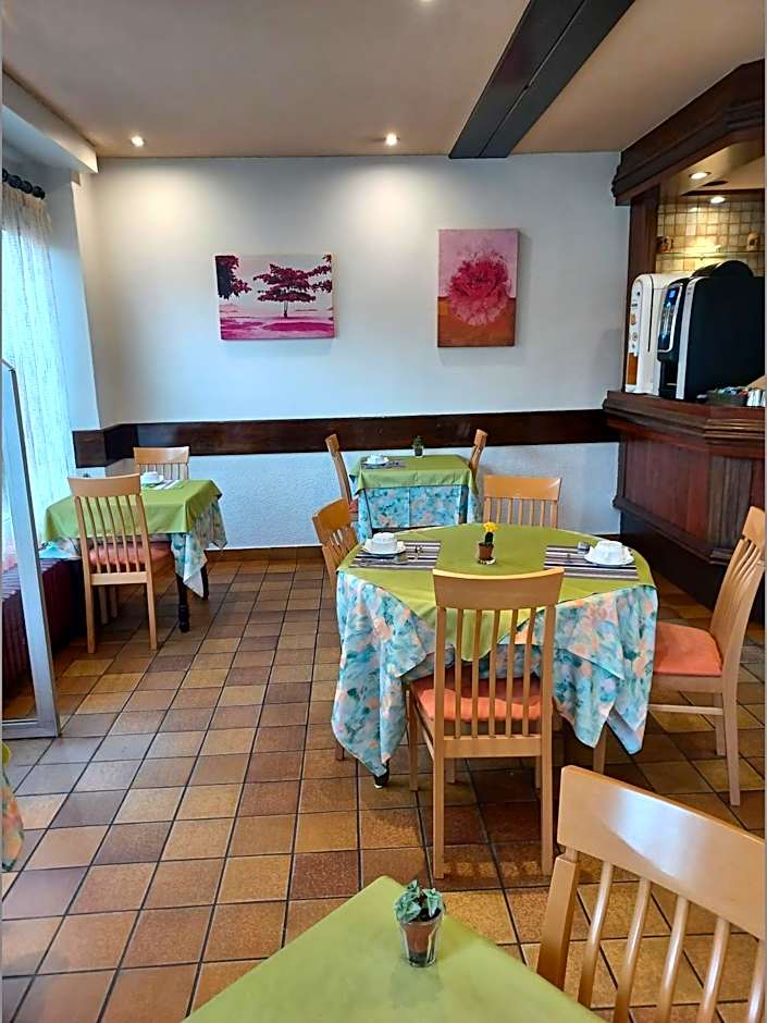 Logis - Hotel Restaurant Bellevue Annecy