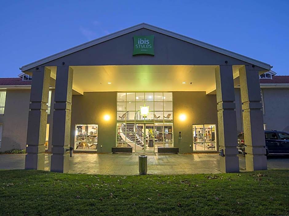 ibis Styles Canberra