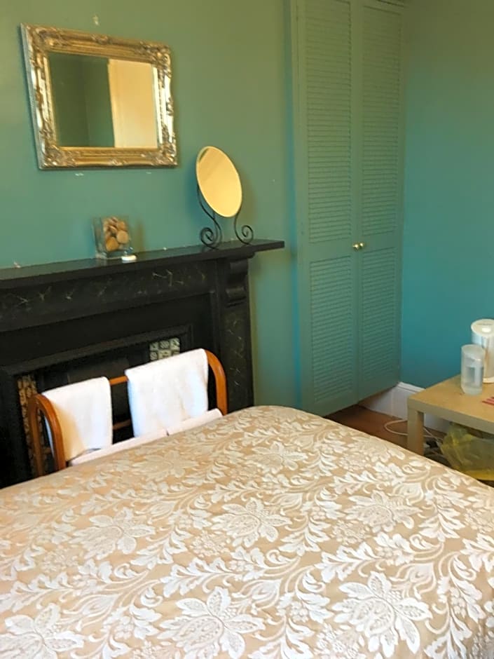 The Townhouse B and B free continental breakfast included