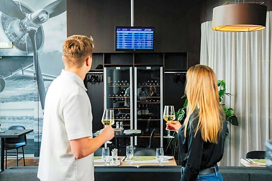 Courtyard By Marriott Prague Airport