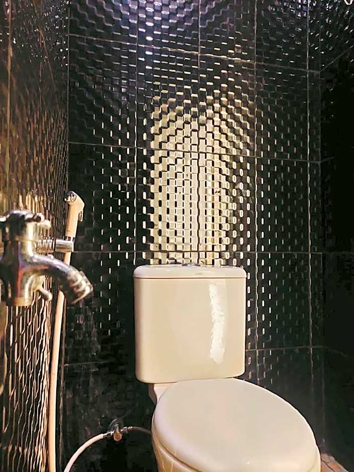 EXPRESS O 91277 Atiq Homestay Syariah