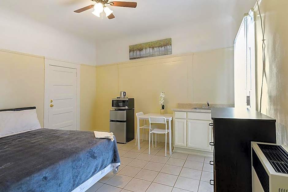 Pads on Pasadena Ave