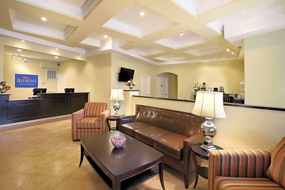 Cypress Inn&Suites Washington-Chocowinity,NC byOYO