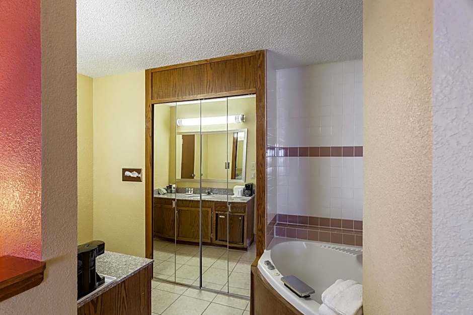 Quality Inn & Suites Lincoln South