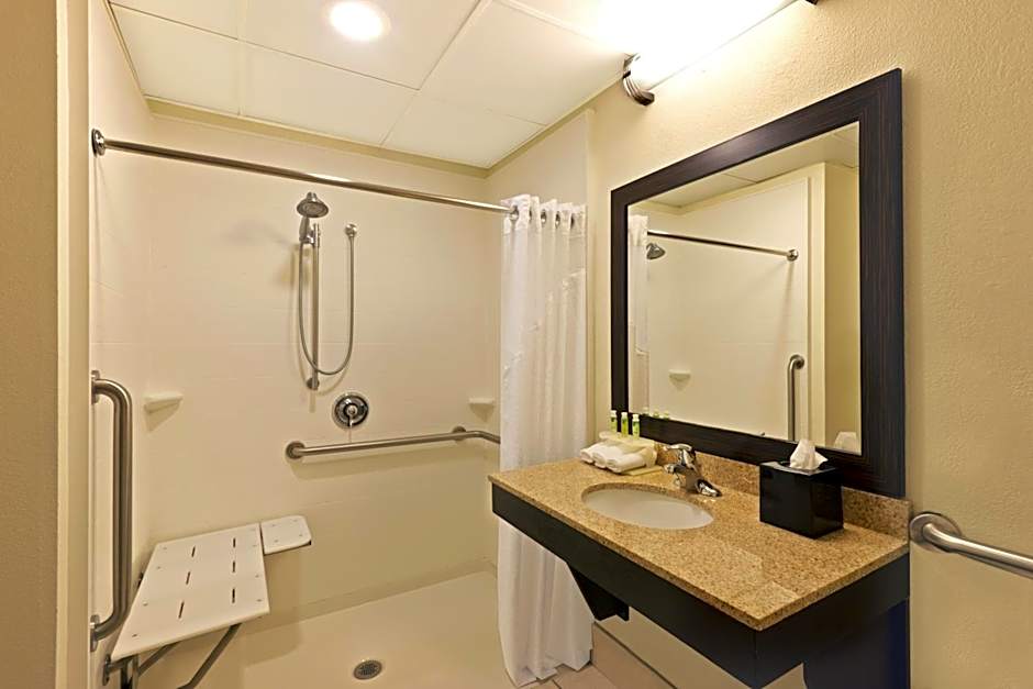 Holiday Inn Express Hotel & Suites Colby By IHG