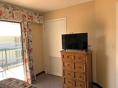 Oak Square 410