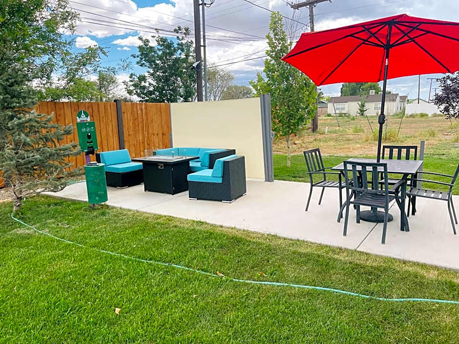 Blue Sage Inn & Suites