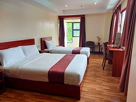 Triple Room with City View