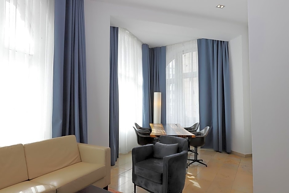 DEVIN Art Hotel