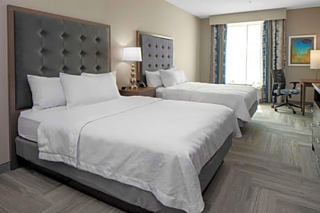 Queen Suite with Two Queen Beds - Hearing Access/Non-Smoking