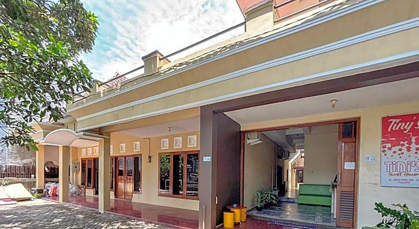 Tini's Guest House Malang Mitra RedDoorz