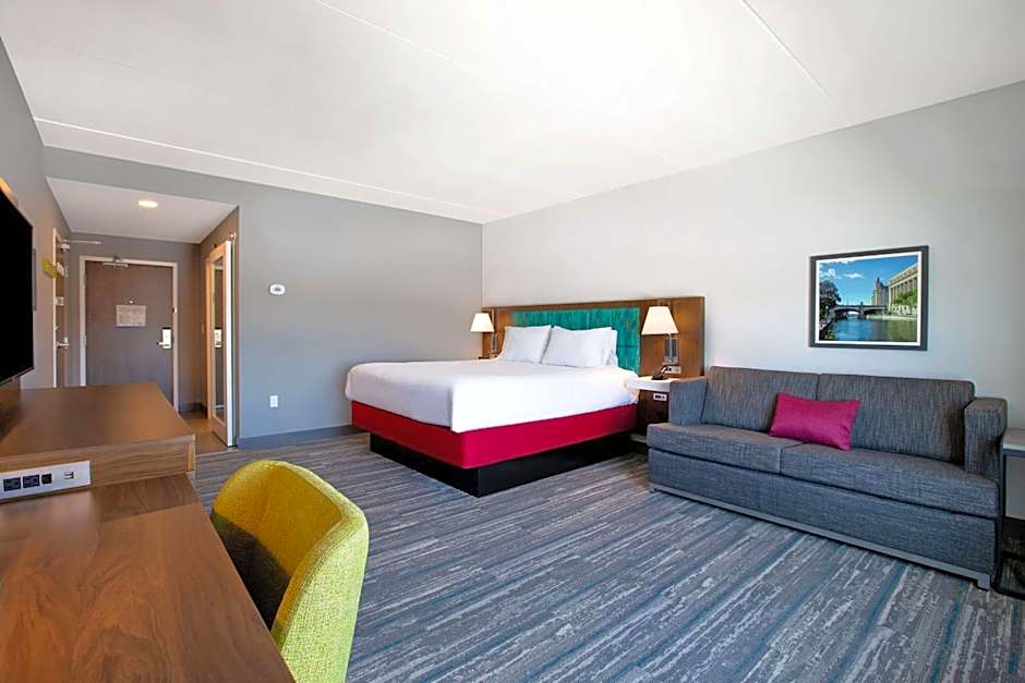 Hampton Inn By Hilton & Suites Ottawa West, Ontario, Canada