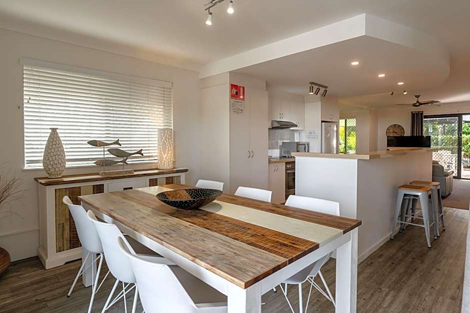 Outrigger Bay Apartments