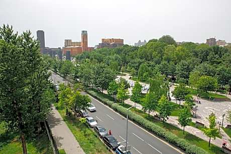 Executive King Room with Balcony - Non-Smoking