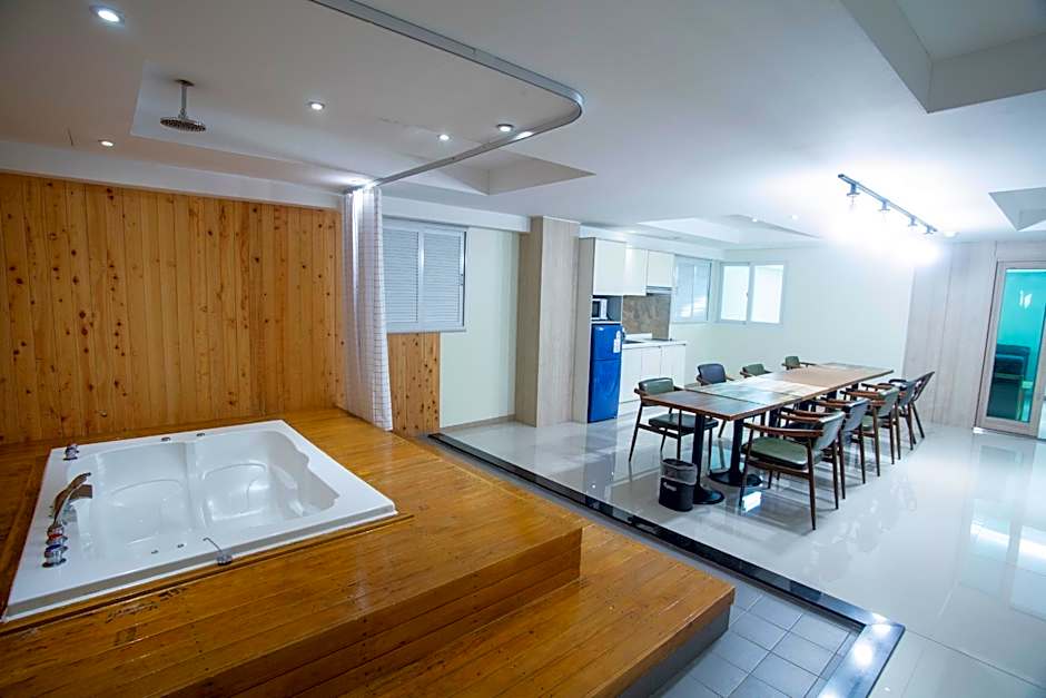 Yeongju Hotel