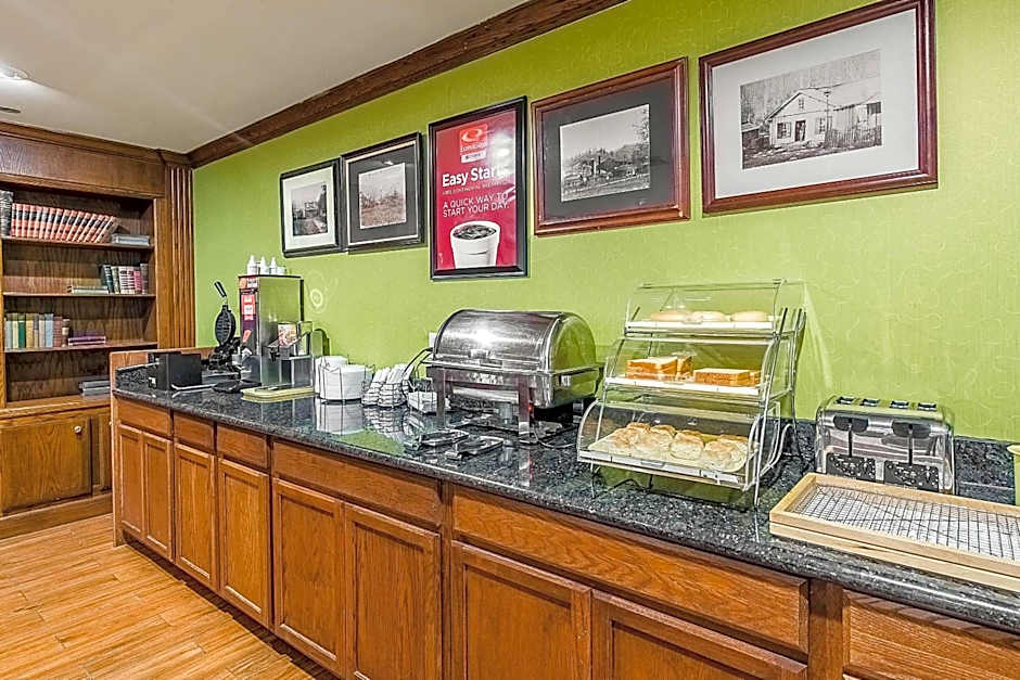 Econo Lodge Inn & Suites Norton - Wise South