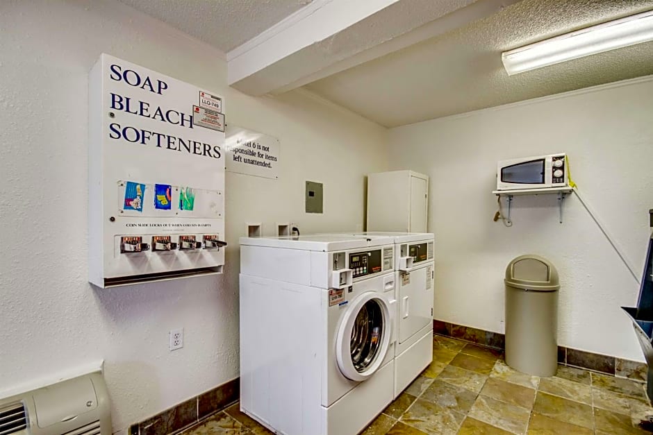Motel 6-Saint Joseph, MO