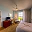 Harborside Suites at Little Harbor Hotel