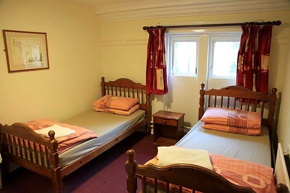 Photo 1 of 5 of Twin Room en suite