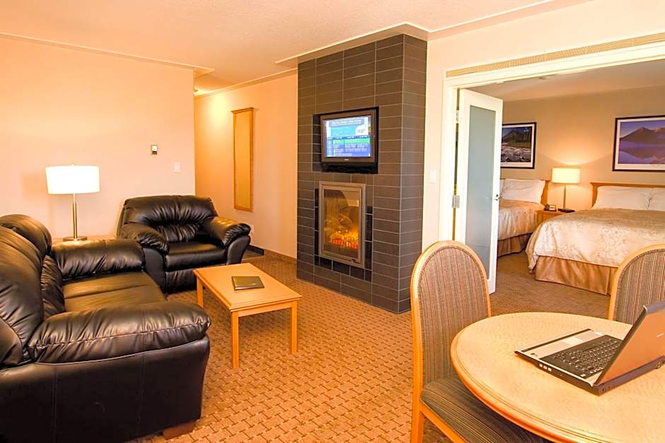 Woodlands Inn & Suites