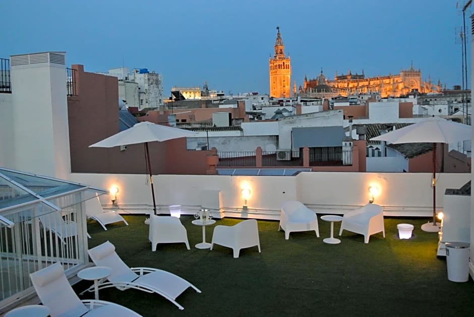 Suites Sevilla Plaza