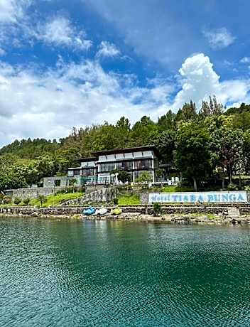 Tiara Bunga Hotel & Villa