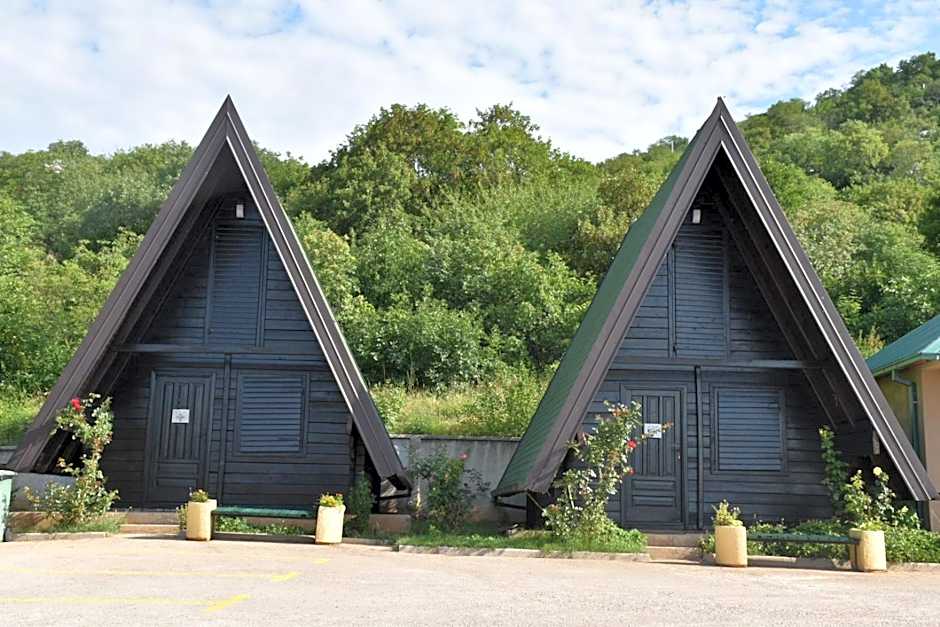 OSTROG Aparthotel KOLIBA-VLASTNIŠTVO MANASTIRA OSTROG