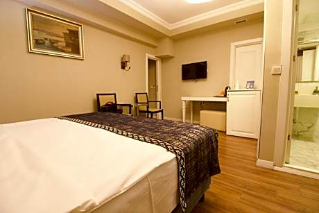 Quadruple Room with Bathroom