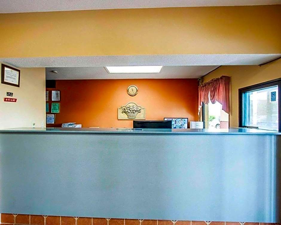 Econo Lodge Inn & Suites Tuscaloosa I-20