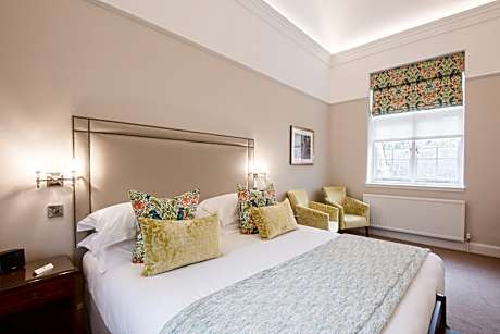 MANSION CLASSIC ROOM