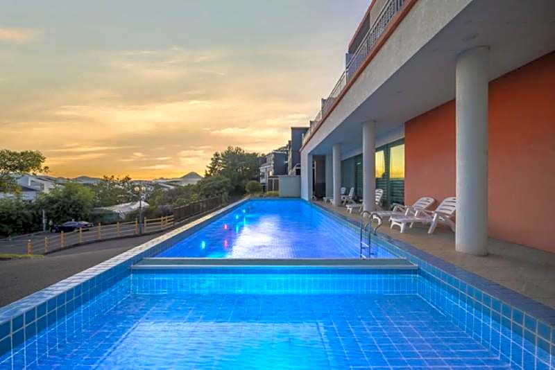 The Sky Pool Villa
