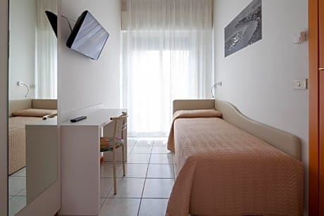 Single Room with Lateral Sea View