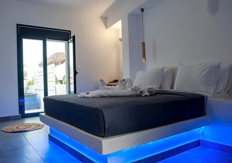 1 Queen Bed Suite, Jetted Tub