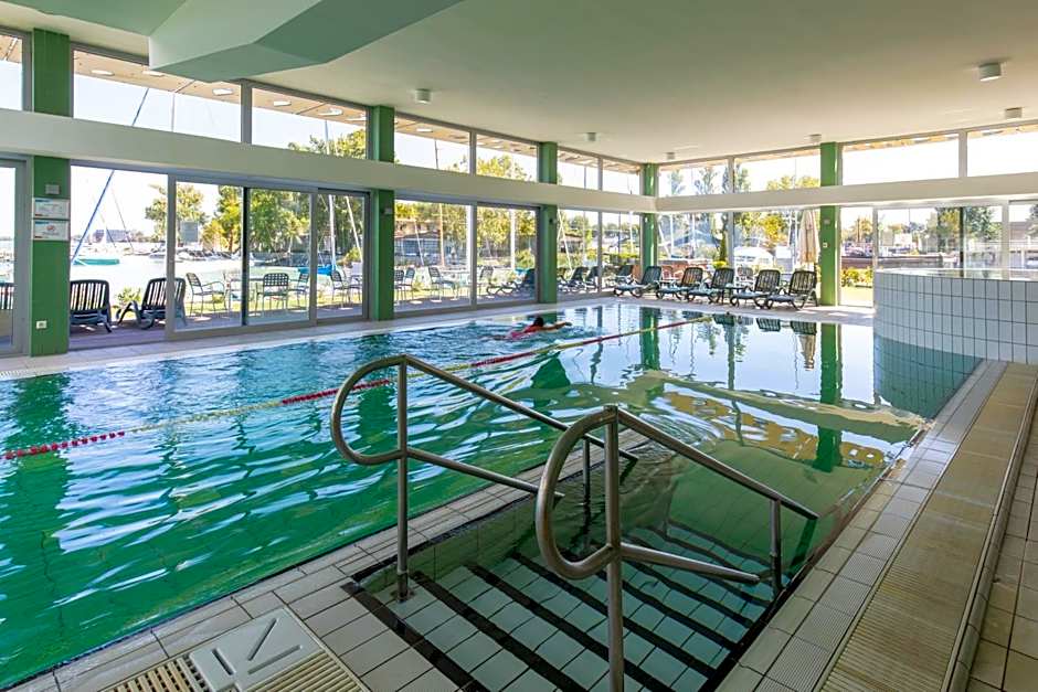 Hotel Yacht Wellness & Business