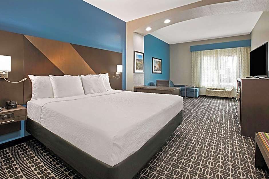 La Quinta Inn & Suites by Wyndham Sulphur Springs