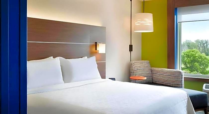 Holiday Inn Express & Suite Milroy - Reedsville By IHG