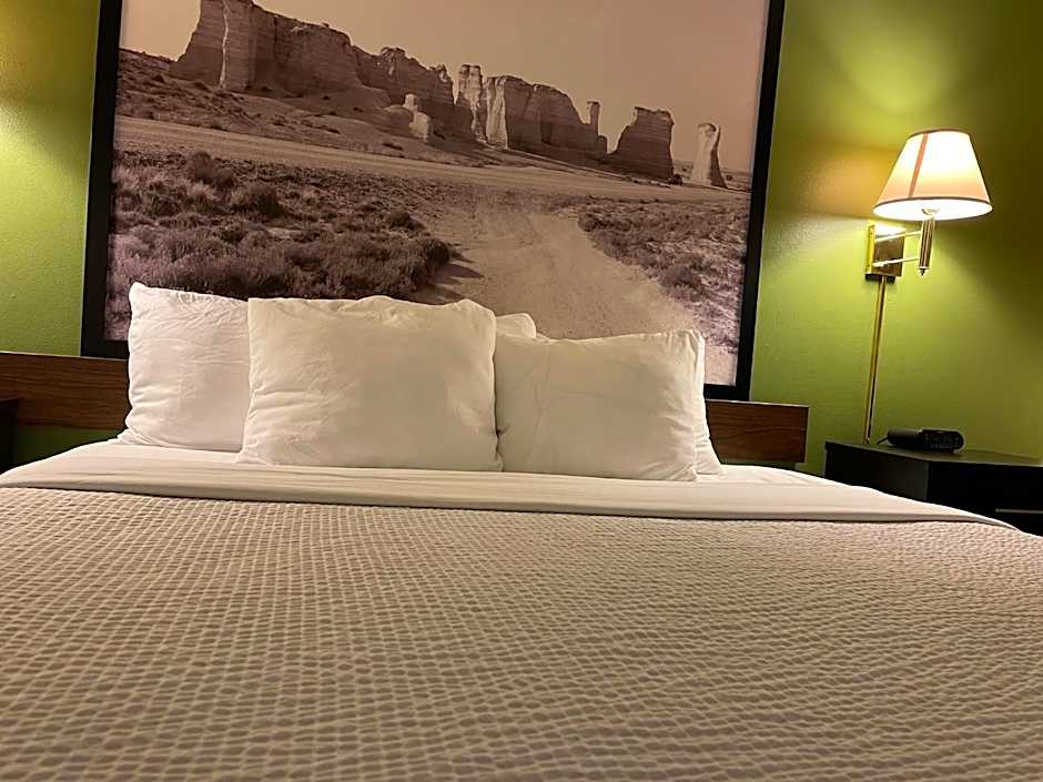 Super 8 by Wyndham Colby