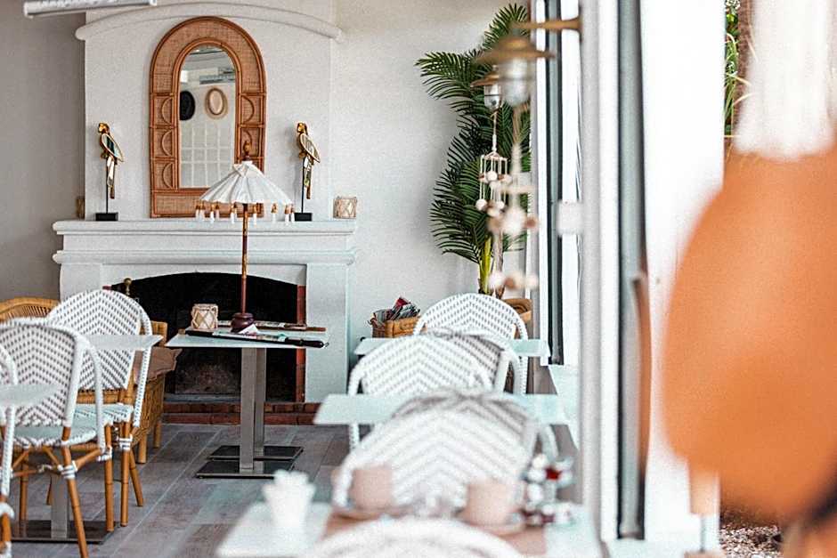 Hôtel La Villa Juan Beach