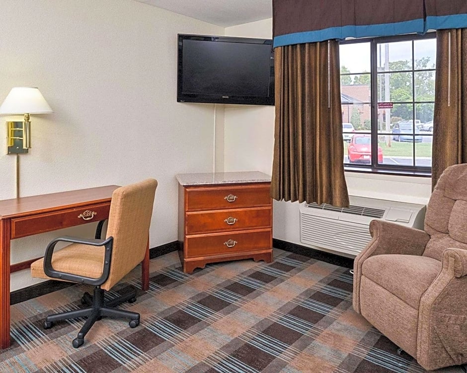 Econo Lodge Inn & Suites Shelbyville