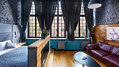 Black Swan House, Old Town