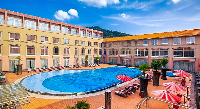 Easeland Hotel