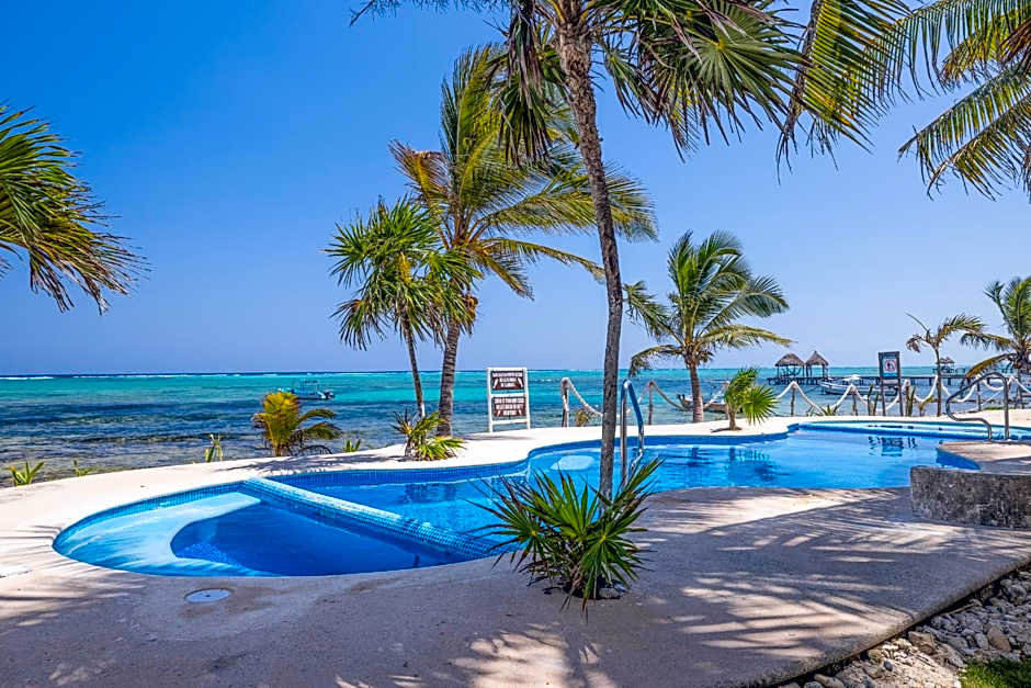 Casa Cenote Hotel