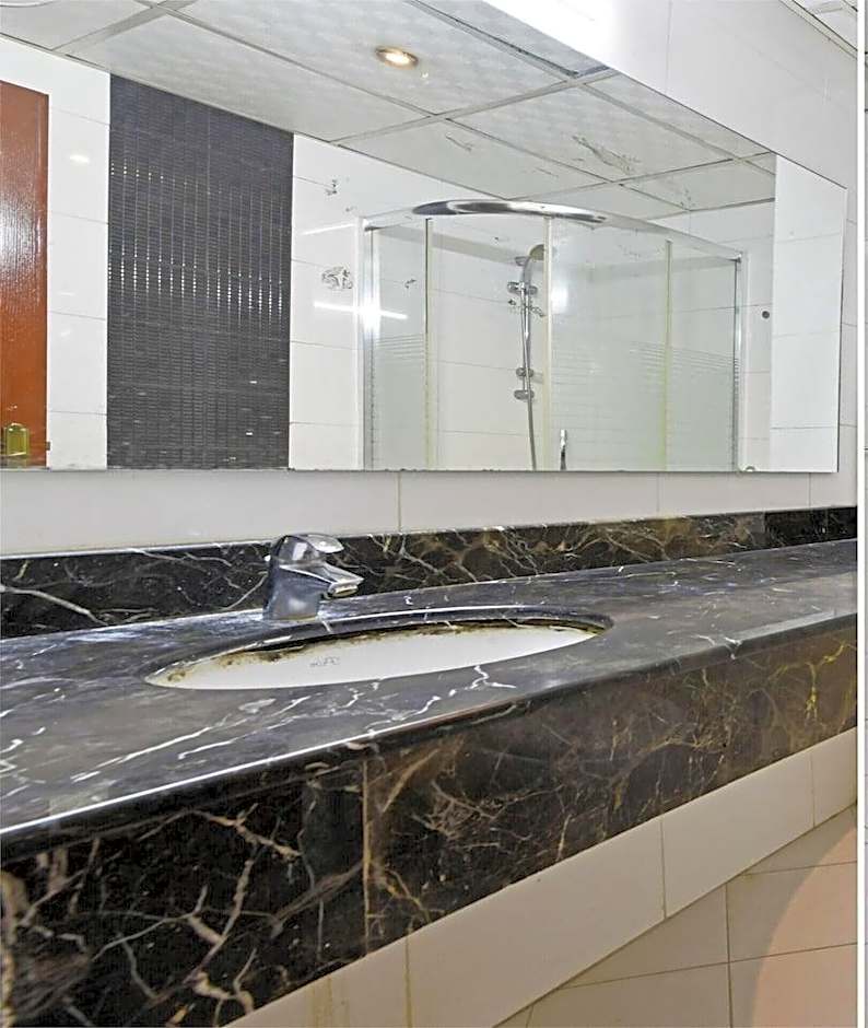 OYO 118 Revira Hotel