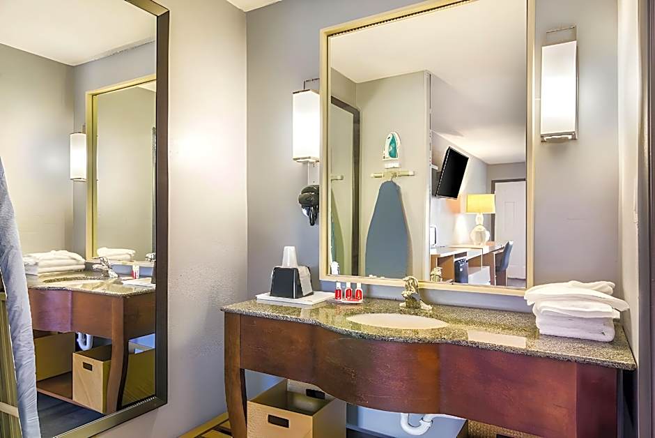 Suburban Studios Brunswick I-95