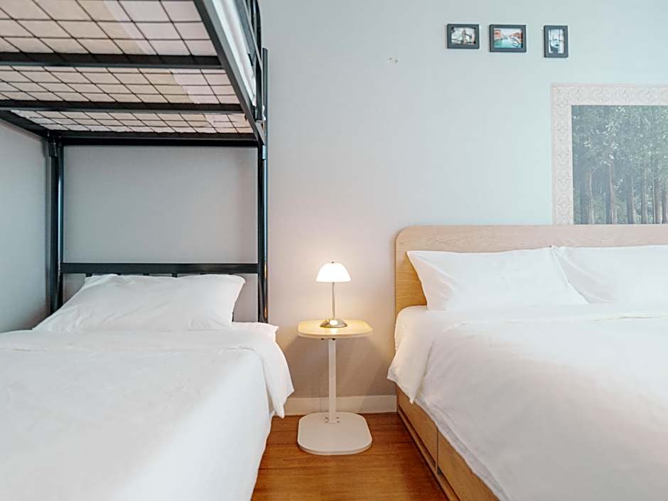 Rainboots guesthouse